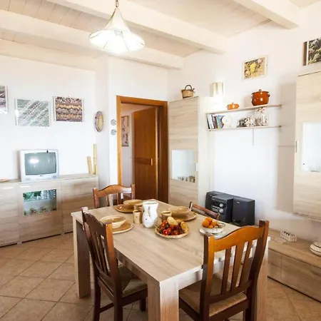 Frontemare 6p Villa *